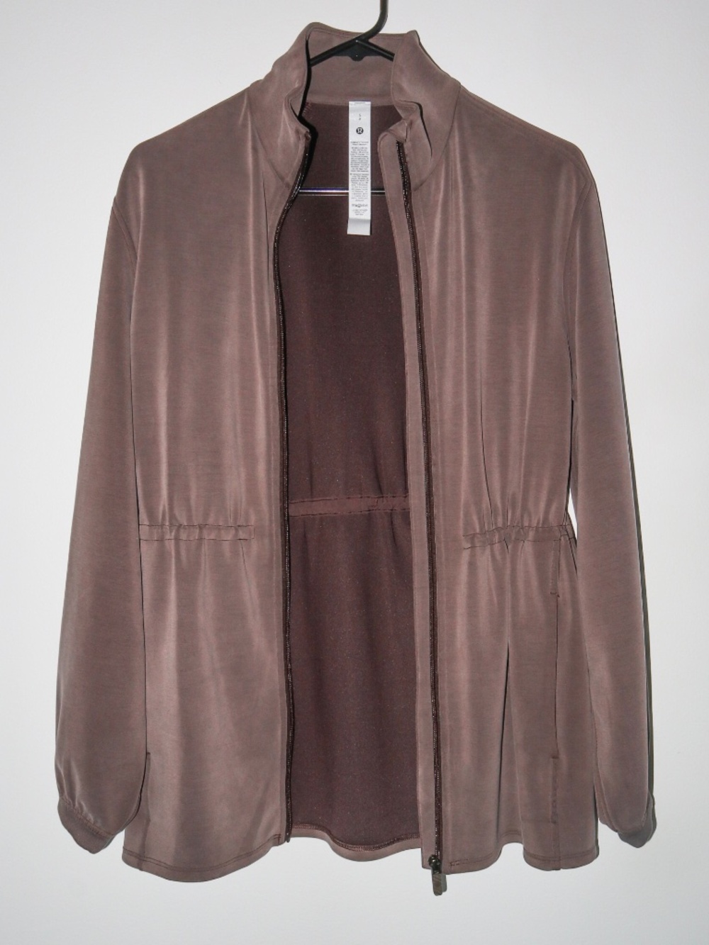 Lululemon Softstreme Cinch-Waist Full-Zip Jacket in Espresso. Size: S.